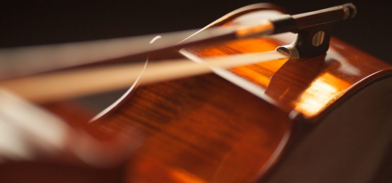 blurred-violin